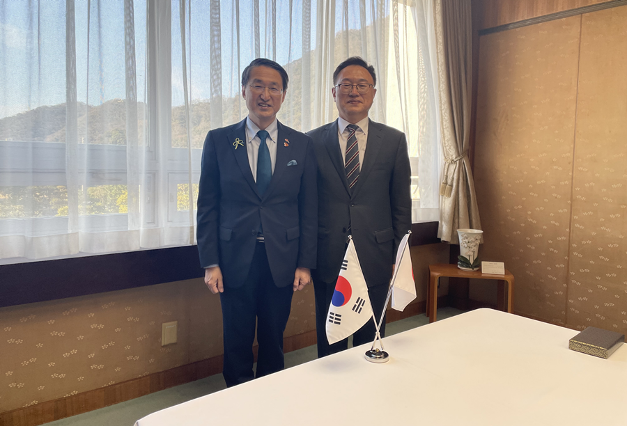 NEAR Secretary-General Visits Governor of Tottori Prefecture HIRAI Shinji