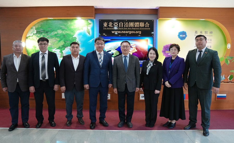 Mongolian Sukhbaatar Congressmen Visit the NEAR Secretariat