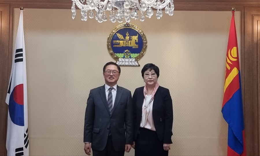 NEAR Secretary-General Visits Mongolian Ambassador to Korea Erdenetsogt Sarantogos